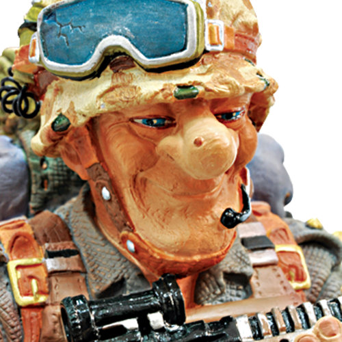 Скульптура "Военный", камуфляж